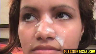 Девушка сосет член